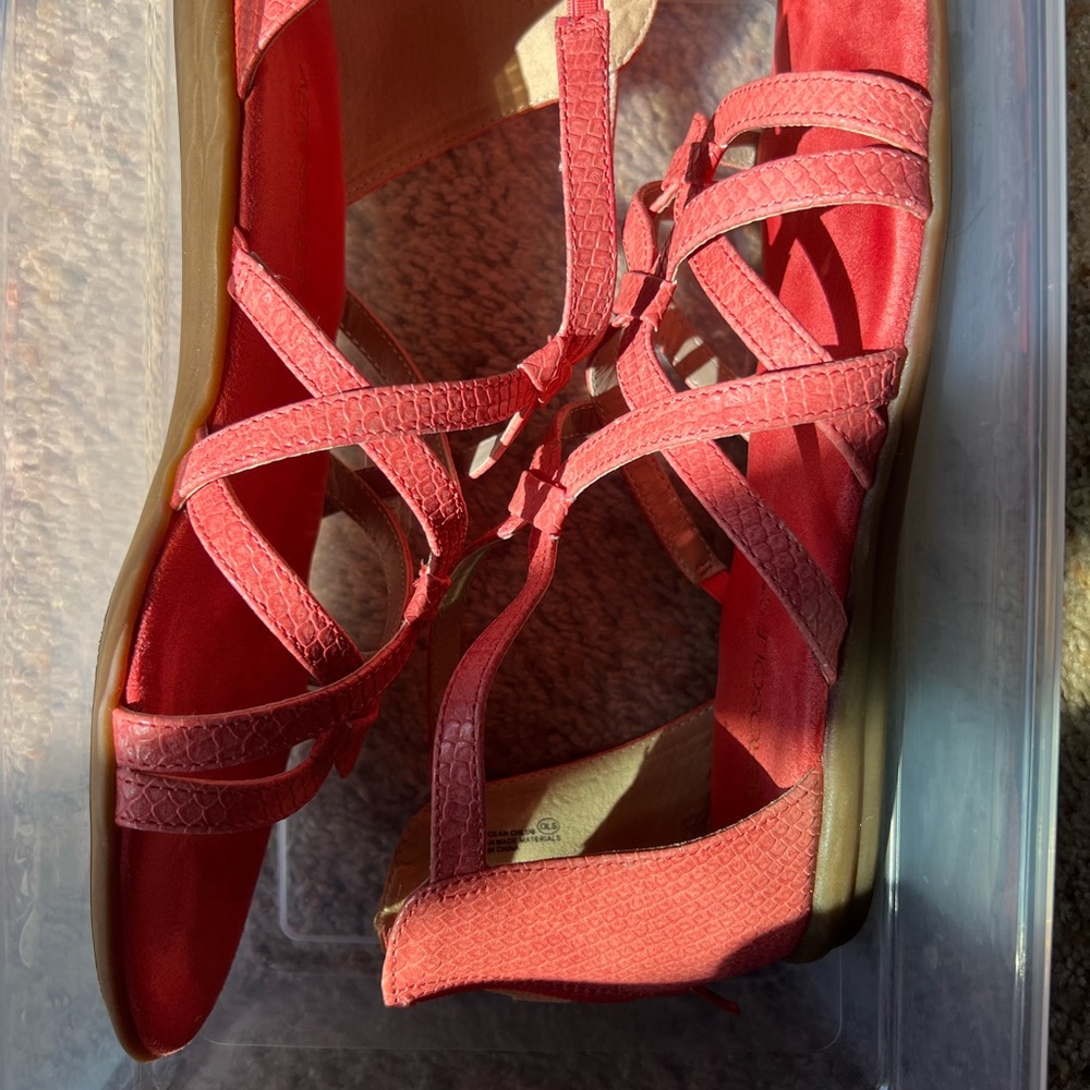 Aerosols Coral Sandal - Picture 5 of 6